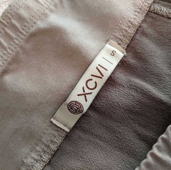 XCVI Long skirt with pretty, geometric lace bottom - Picture 3 of 6